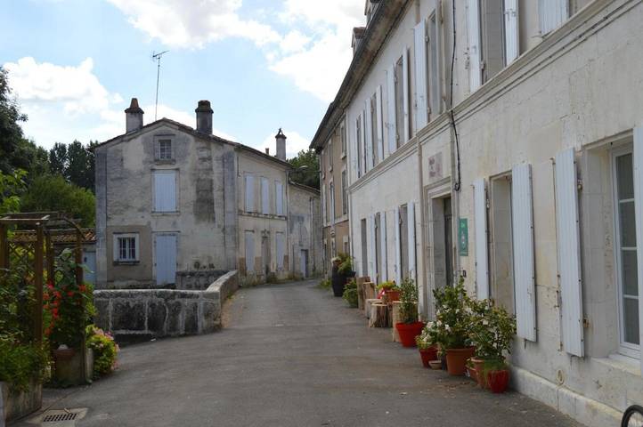 Chambre d’hôte pour 3 personnes, avec jardin et jacuzzi en Charente - 3
