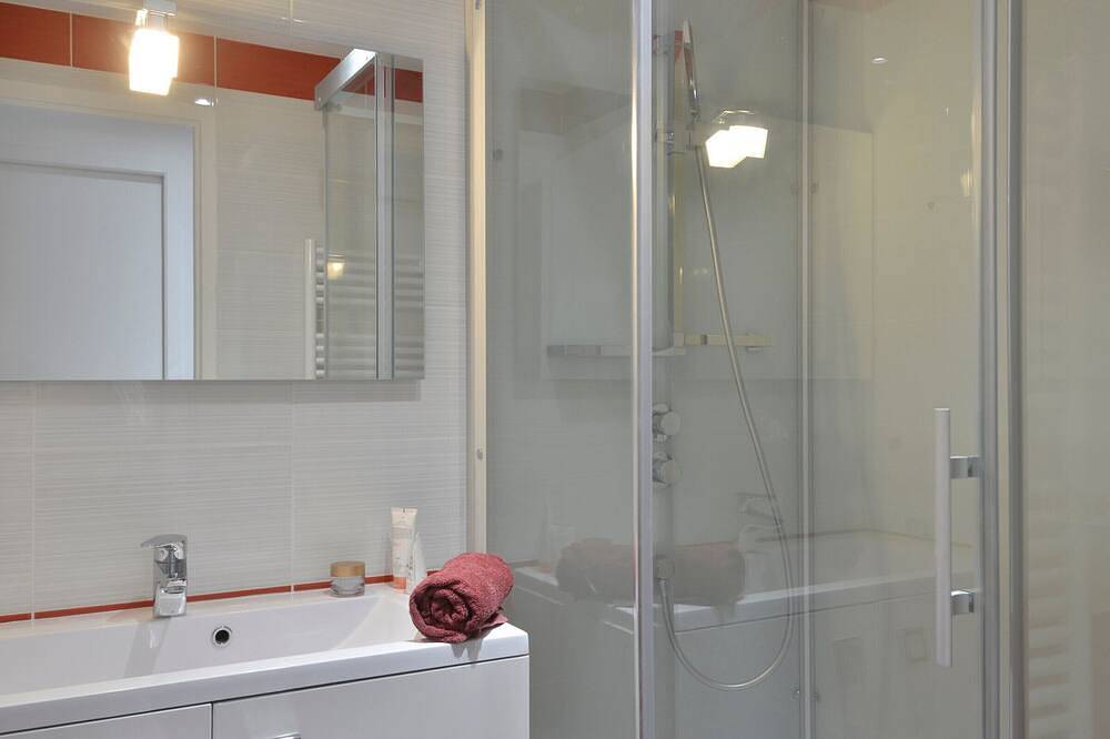 Apartamento entero, Apartamento renovado, centro estación, balcón, mascotas permitidas in La Plagne, La Plagne-Tarentaise