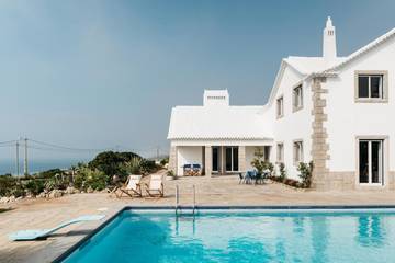 Cottage pour 2 personnes, avec piscine et sauna ainsi que vue et jardin à Azenhas do Mar