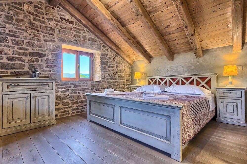 Finca Hvar - 3 maisons individuelles, 5 chambres, vélos pour tous et piscine in Stari Grad, Hvar