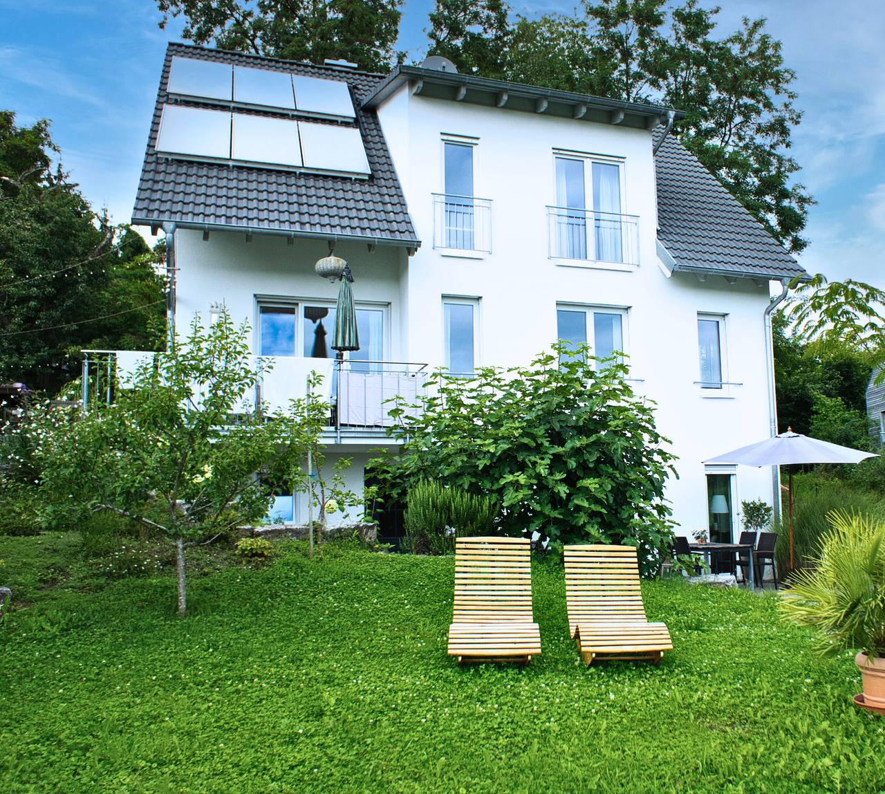 Ganze Wohnung, Apartment 'Im Laubgarten' mit Seeblick, privater Terrasse und Wlan in Öhningen, Untersee
