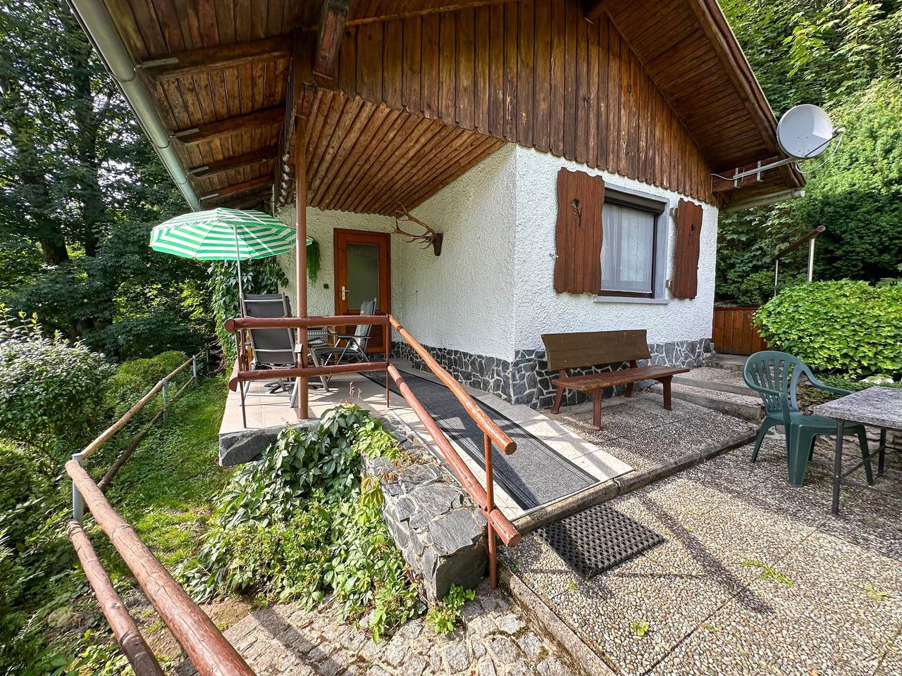 Kleines Ferienhaus am Waldrand im Thüringer Wald in Schleusegrund, Frankenwald