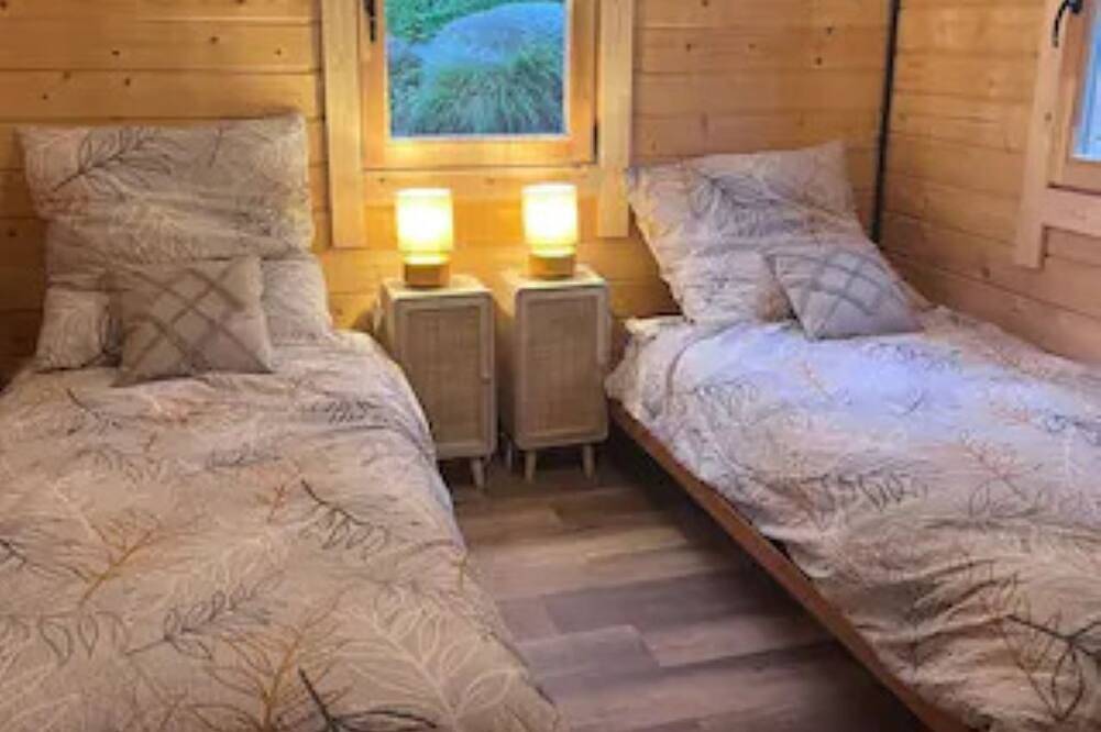 Idyllic 2-bedroom cottage in stunning Vitznau with Lake & Mountain views + Wifi in Vitznau, Vierwaldstättersee