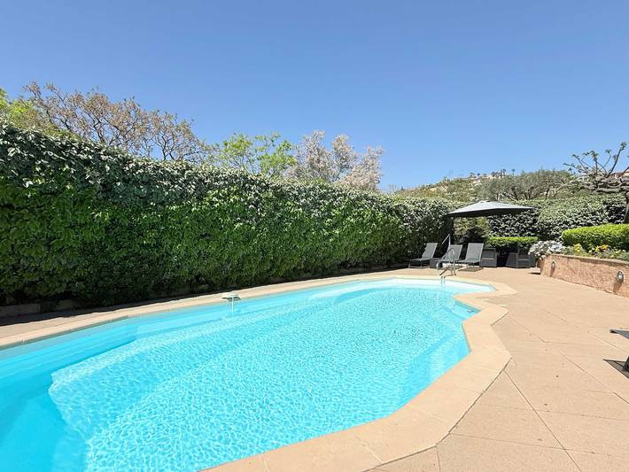 Location de vacances pour 11 personnes, avec jardin et piscine dans Plage de la Gaillarde - 3