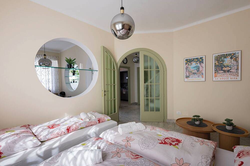 Atemberaubendes  Ferienhaus für 7 Personen mit Klimaanlage,  W-Lan, Tv, Innenhof und Panoramablick in San Remo, Sanremo Gemeinde