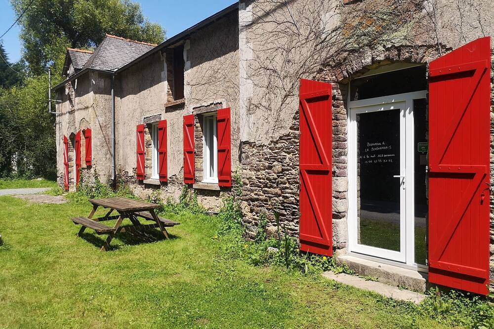 Maison Cocoon en Brocéliande in Loutehel, Región de Redon