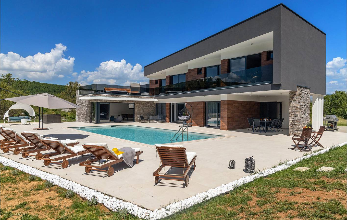 Charmantes Apartment 2 km von Sinj entfernt – mit Pool, WLAN und Terrasse in Sinj, Dalmatinisches Zagora