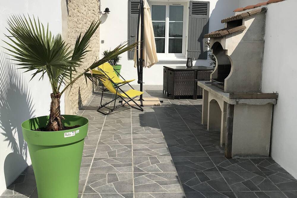 Renovated retreated house in the Center Village du Bois Plage in Ré in Le Bois-Plage-en-Ré, Ile de Re