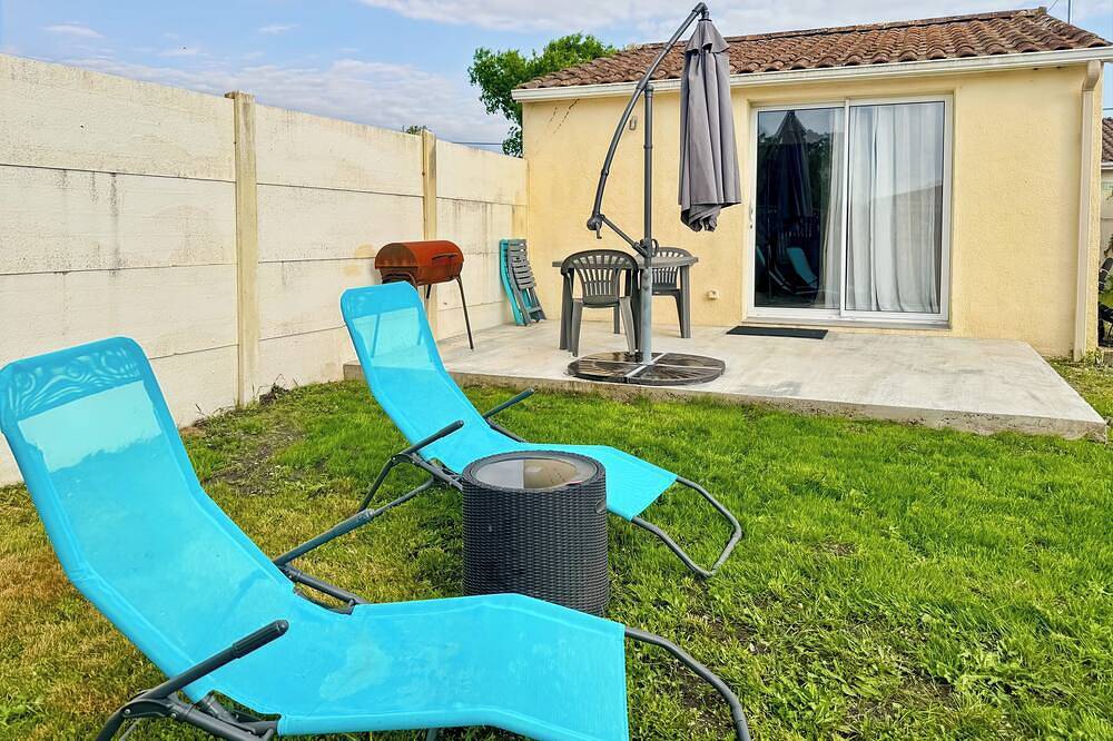 Fully-equipped one-bedroom house near the Medoc châteaux in Arsac, Regionaler Naturpark Médoc