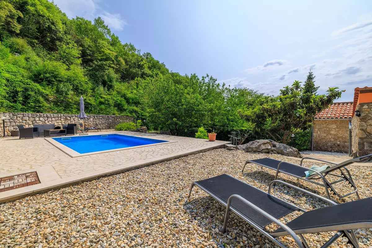 Ferienhaus mit Pool und Klimaanlage in Grizane, Primorje-Gorski Kotar