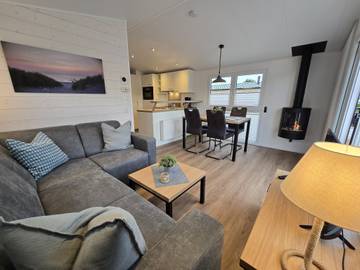 Wohnwagen für 5 Personen, mit Garten und Whirlpool sowie Sauna und Terrasse an der Ostsee