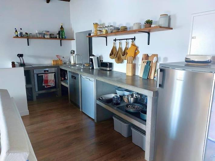 Location de vacances pour 4 personnes, avec vue et terrasse ainsi que piscine et jardin dans Plage de Tiuccia - 3