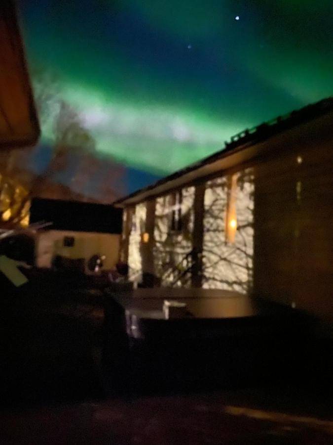 Ferienwohnung für 4 Personen, mit Seeblick und Ausblick sowie Garten in Lyngen - 3