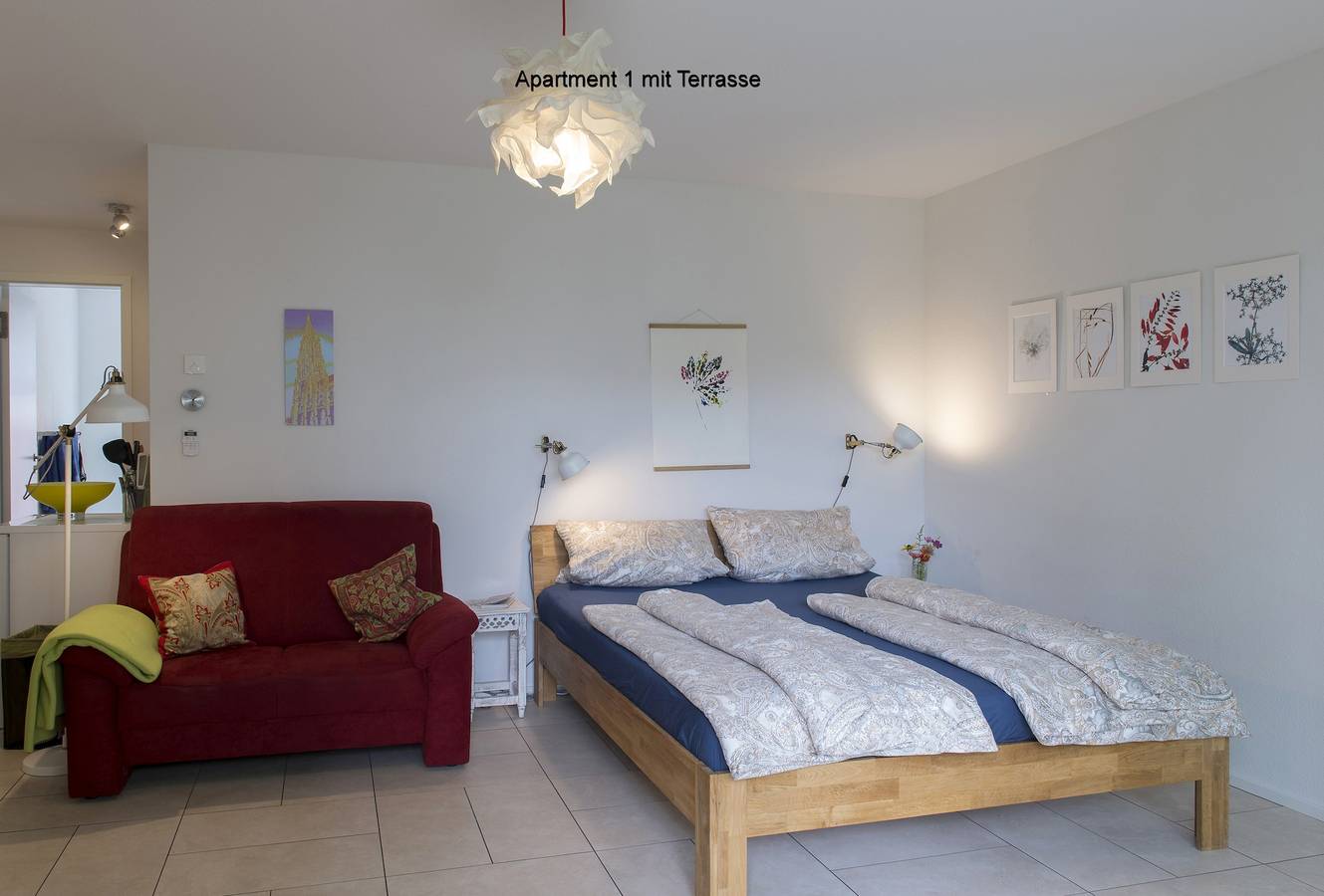 Ganzes Studio, Studio '1, 30qm' mit Privatterrasse, Wi-Fi und Klimaanlage in Freiburg, Südschwarzwald