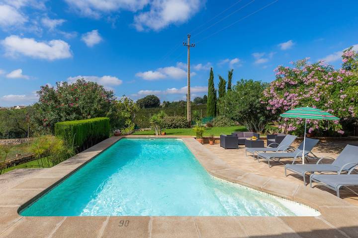 Prachtige villa met zwembad, Wi-Fi, terrassen, tuin en prachtig uitzicht; parkeerplaats beschikbaar in S'Alqueria Blanca, Santanyí
