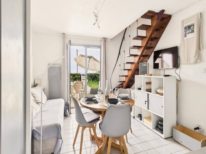 Appartement de vacances pour 4 personnes, avec jardin et piscine, adapté aux familles