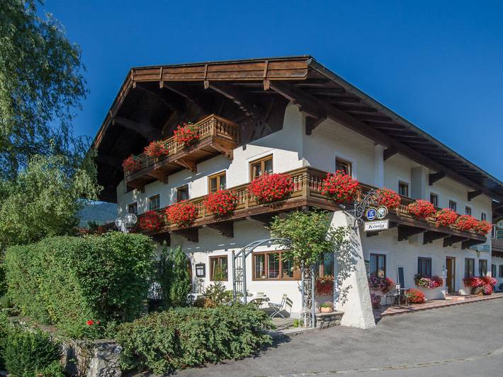 Gästehaus für 3 Personen, mit Terrasse in Rottau