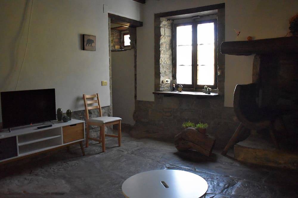 Apartment with swimming pool in Londa, Florenz Provinz