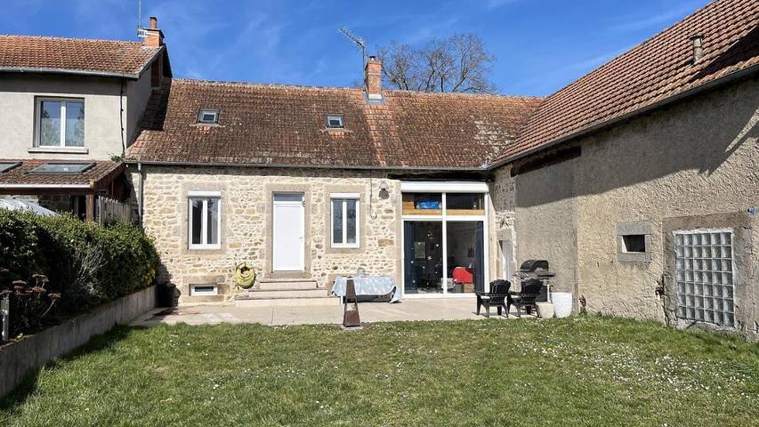 Location de vacances pour 6 personnes, avec jardin et vue à Lapeyrouse - 2