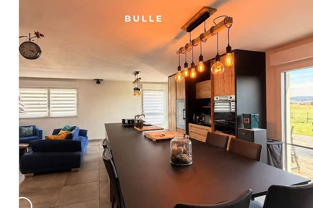 Spacious Accommodation for 6 People•Near Switzerland • Parking + Wi-Fi in Frasne, Französischer Jura