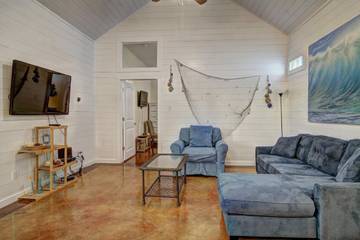 Vacation Rental for 8 Guests in Port Aransas, Mustang Island, Picture 3