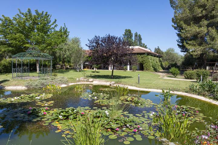 Dimora di campagna con immensa piscina e parco in Galatina, Provincia di Lecce