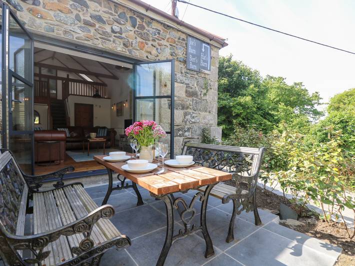 Cottage for 4 people, with garden, with pets in Mullion