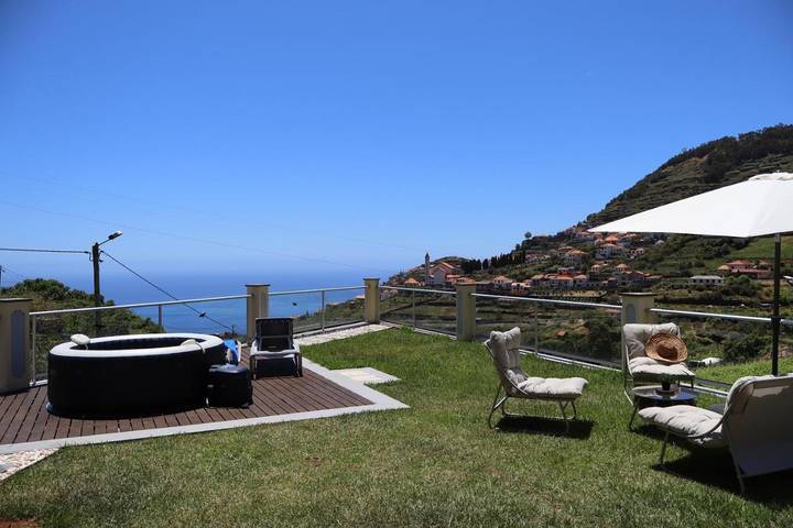 Casa rural para 6 personas, con Jacuzzi además de Jardín y Vistas en Campanário