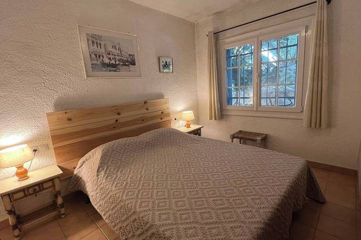 Très belle villa sur colline, vue sur mer,  piscine et jardin privés. in Mas Ambros, Calonge