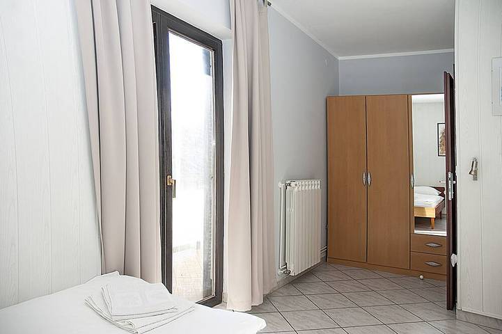 Apartamento entero, App1 Romantic villa with pool - 5 min from the beach! in Region de Umag