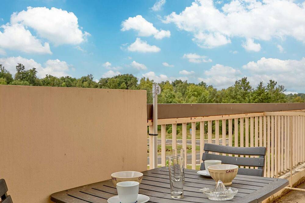 Apartamento entero, Encantador estudio renovado para 2 cerca del Lago de Uby in Cazaubon, Gers