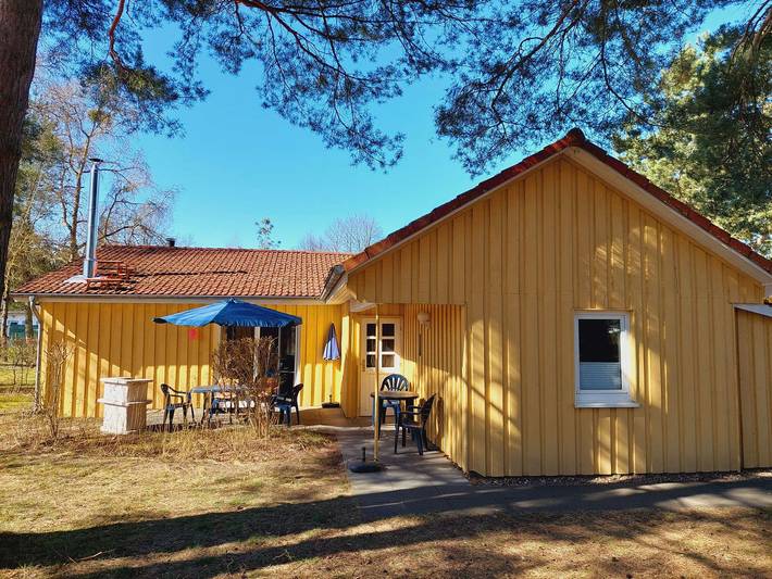 Ferienpark für 4 Personen, mit Terrasse und Garten in Userin