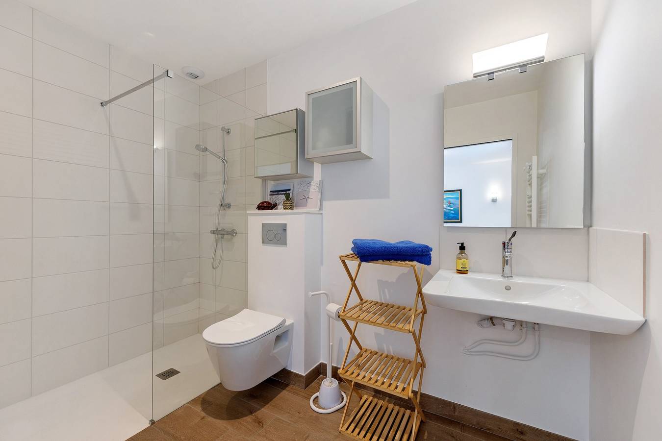 Gästezimmer Sous le Pin „Zimmer 5“ mit geteilter Terrasse, Wlan und Klimaanlage in Olonne-sur-Mer, Les Sables-d'Olonne