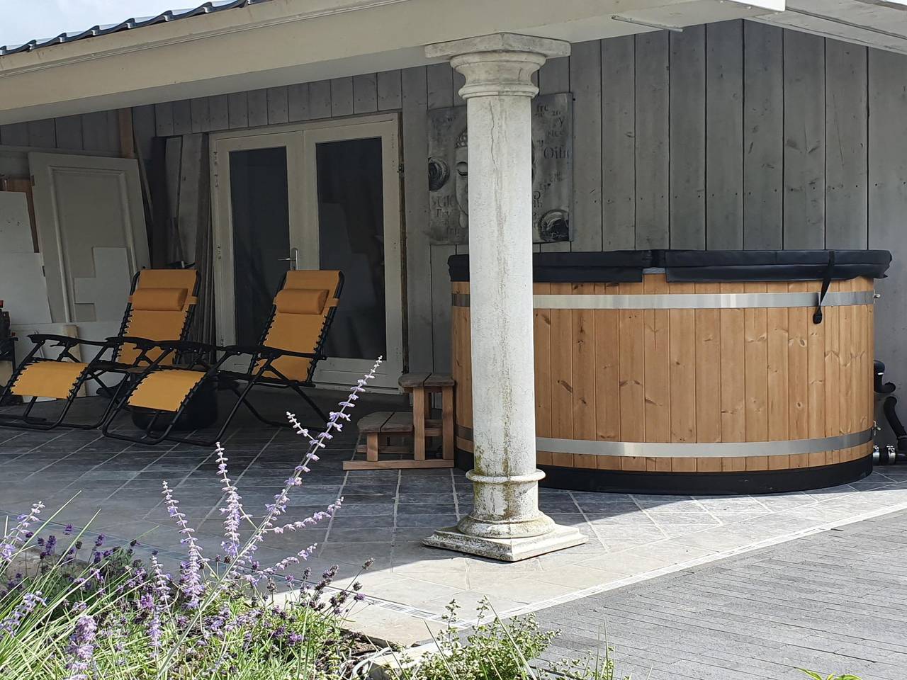 Knus en sfeervol vakantiehuis met tuin en hottub in Kaatsheuvel, Noord-Brabant