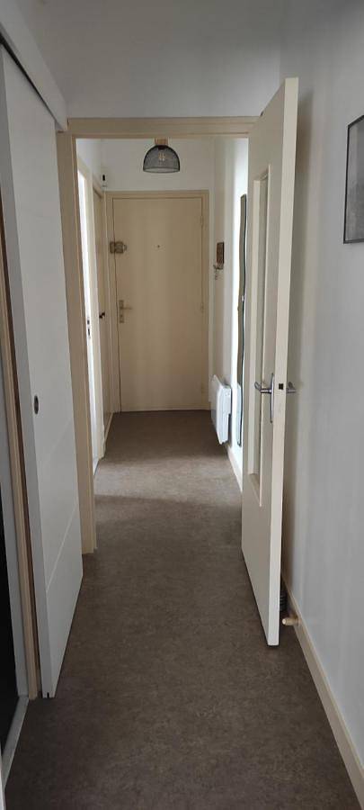 Appartement entier, One-Bedroom Apartment in Pont-l'Abbé, Région de Quimper