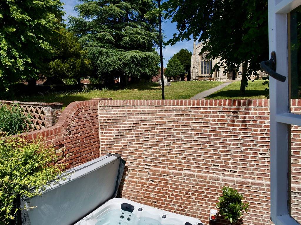 Luxury 3 Bed Manor House Hot Tub Cinema Room Skytv in Saffron Walden, Essex