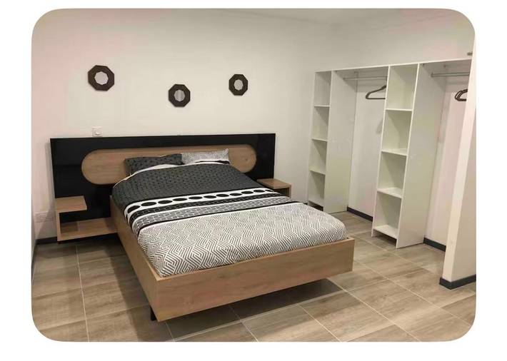 Gîte pour 8 personnes, avec Terrasse à Neuilly-le-Réal