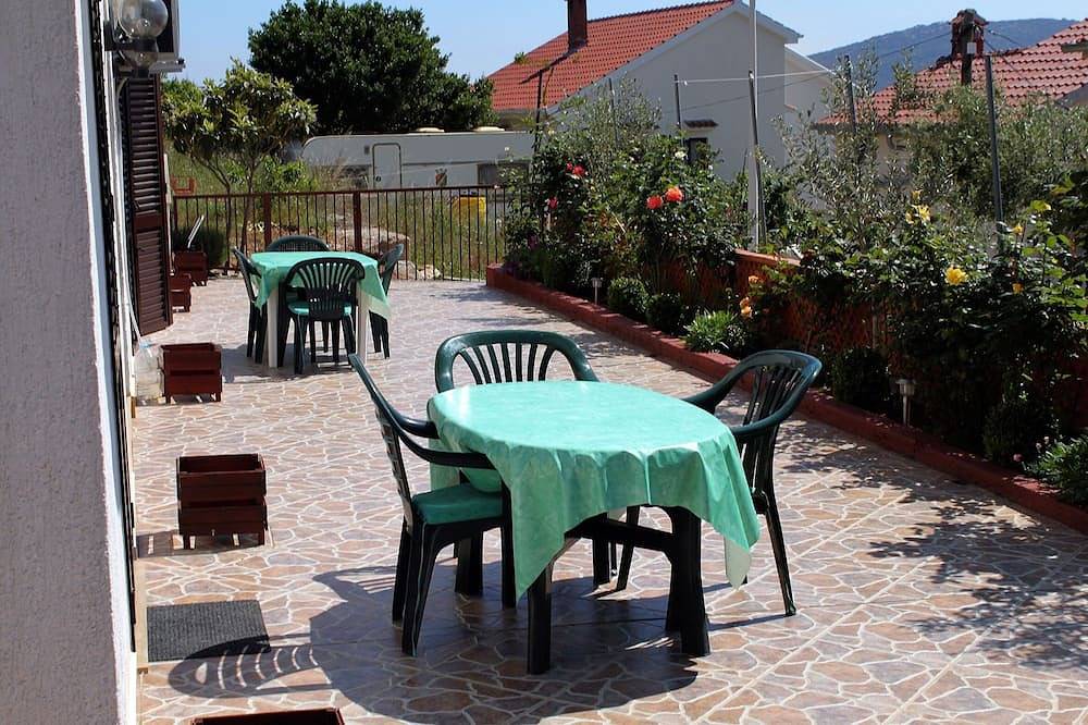 Ganze Wohnung, 1-Zimmer-Ferienwohnung am Strand Brgulje, Molat (A-6243-b) in Zadar (Kommun), Otok Molat