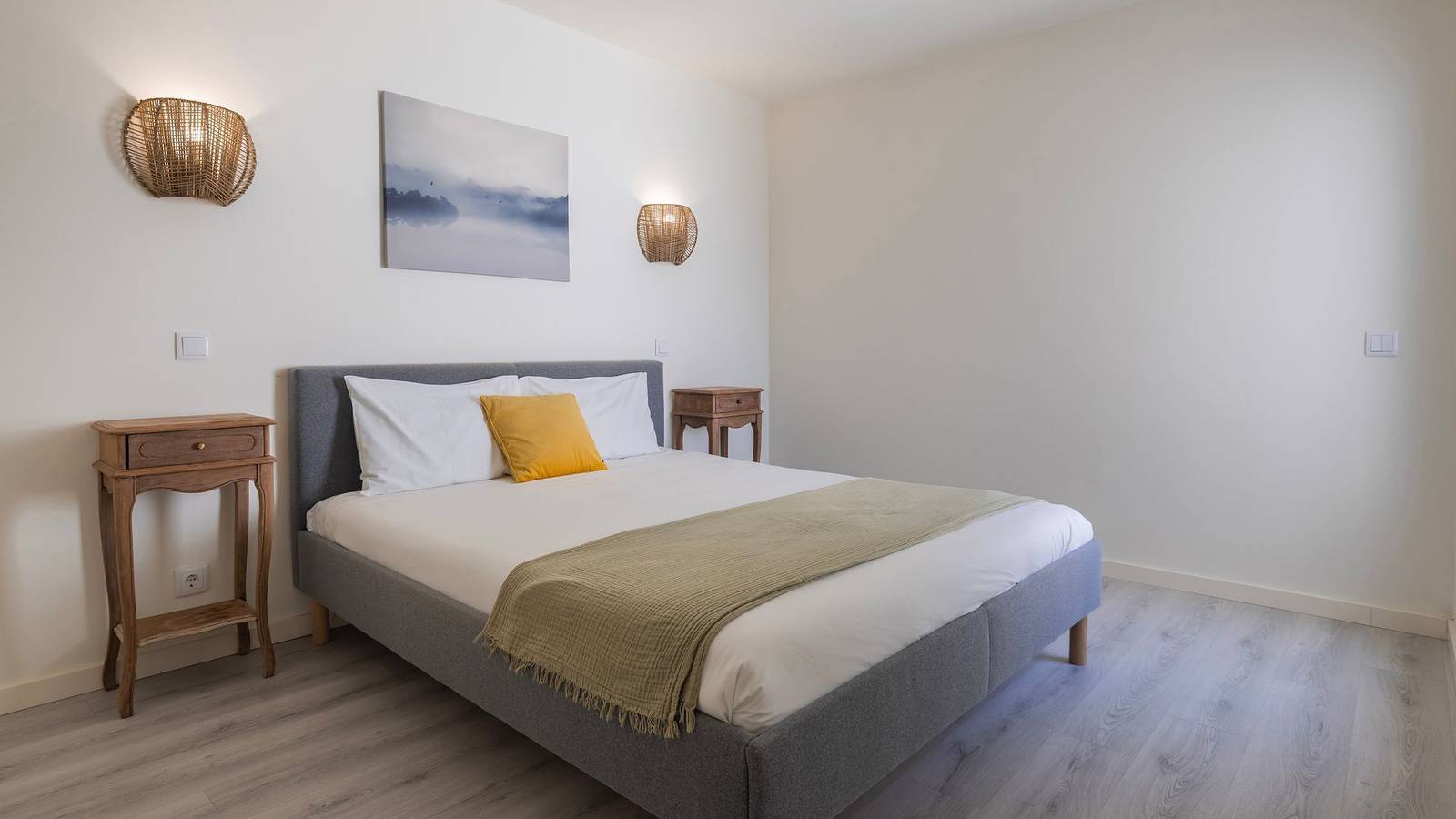 Apartamento entero, 1Bdr Modern Peniche Stay with Pool by Lovelystay in Peniche, Leiria District