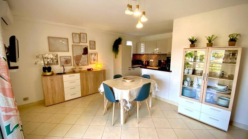 Gîte pour 4 personnes, avec piscine ainsi que vue et terrasse dans Agay - 2