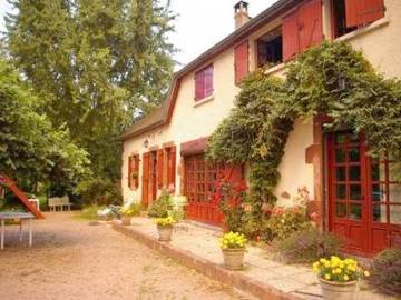 Location de vacances pour 6 personnes, avec jardin et vue à Saligny-sur-Roudon