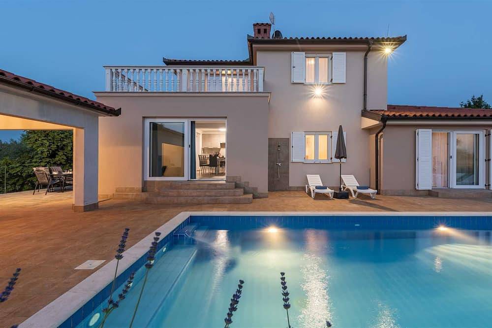 Casa vacanza a Buie a partire da 297€ a notte
