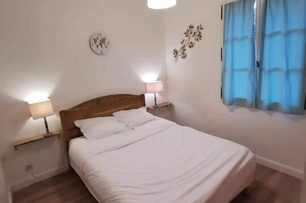 Quiet house in holiday residence and beautiful swimming pool in Fayence, Draguignan Region