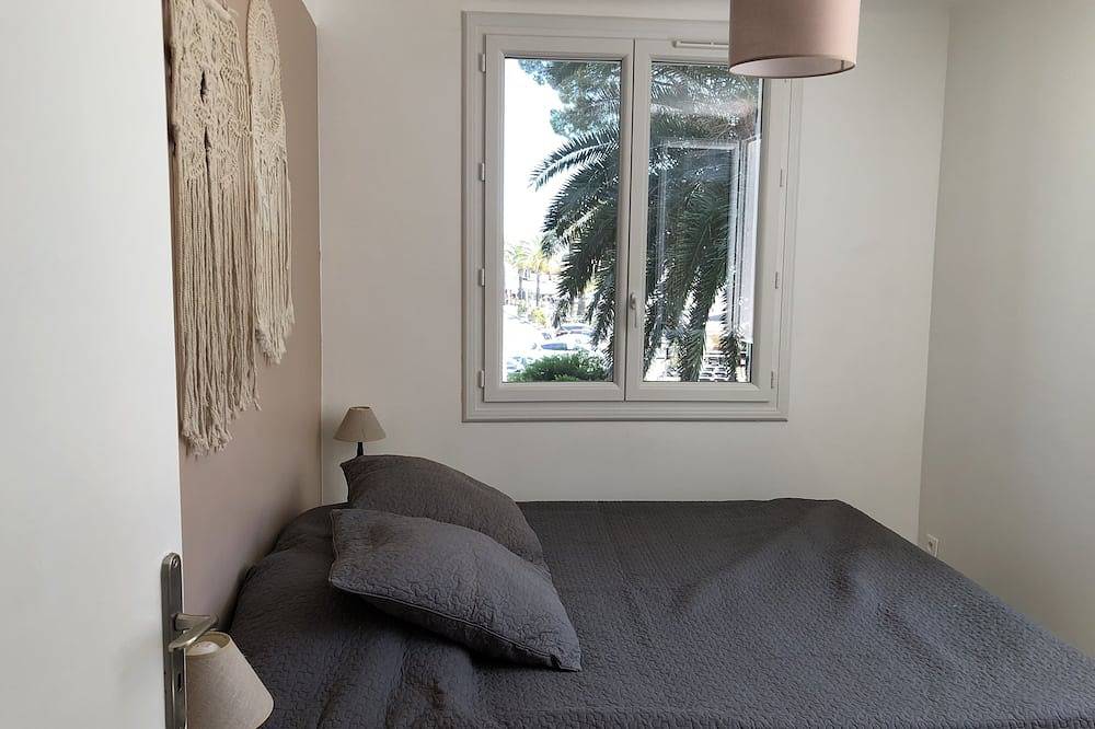 Appartement entier, Appartement F4 Vue sur Port in Cavalaire-sur-Mer, Parc national de Port-Cros