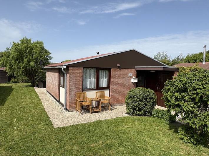Vakantiepark voor 4 personen, met Terras en Tuin in Medemblik