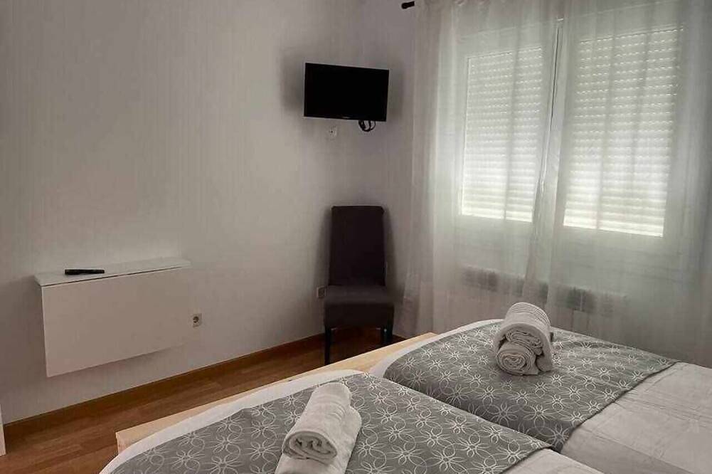 Entire apartment, Moon. Beautiful apartment. Villa de Gredos in Navarredonda de Gredos, Ávila Region