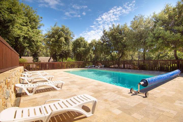 Maison d’hôte pour 4 personnes, avec Terrasse et Jardin ainsi que Piscine et Vue à Le Muy
