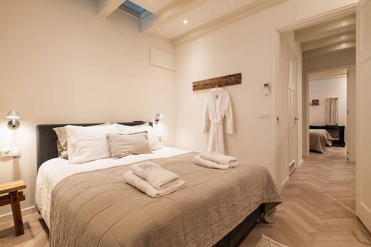 Appartamento intero, Appartamento di lusso con ampio soggiorno in Costa Olandese