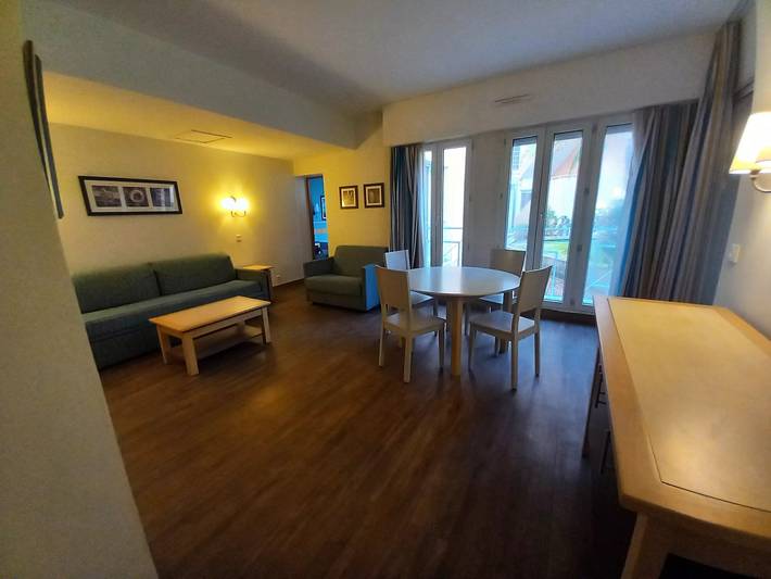 Gîte pour 6 personnes, avec piscine dans Plage du Port Fréjus - 2