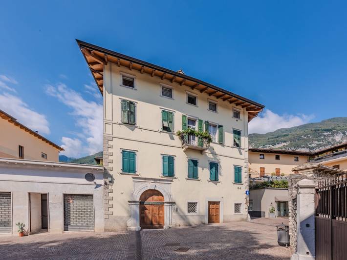 Ferienwohnung für 4 Personen, mit Terrasse und Garten in Arco